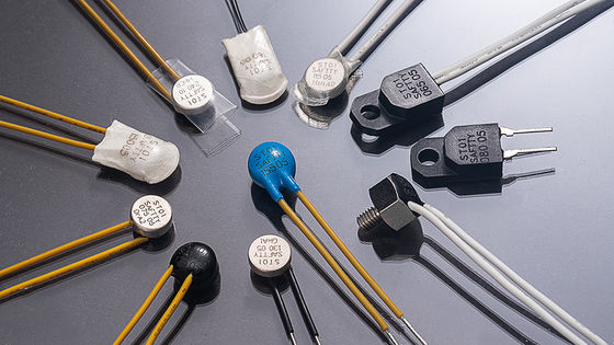 S01 Termostato ST01 Protector de temperatura ST05 Fusível térmico Fusível térmico de reinicialização automática